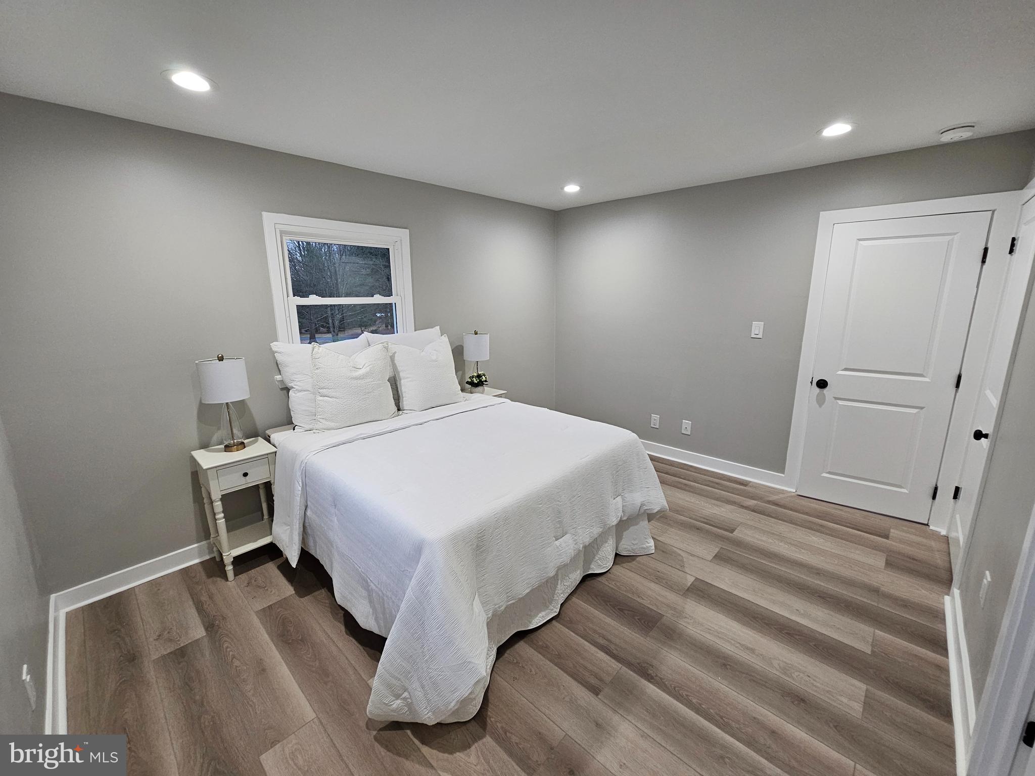 GIBSON MANOR - Residential