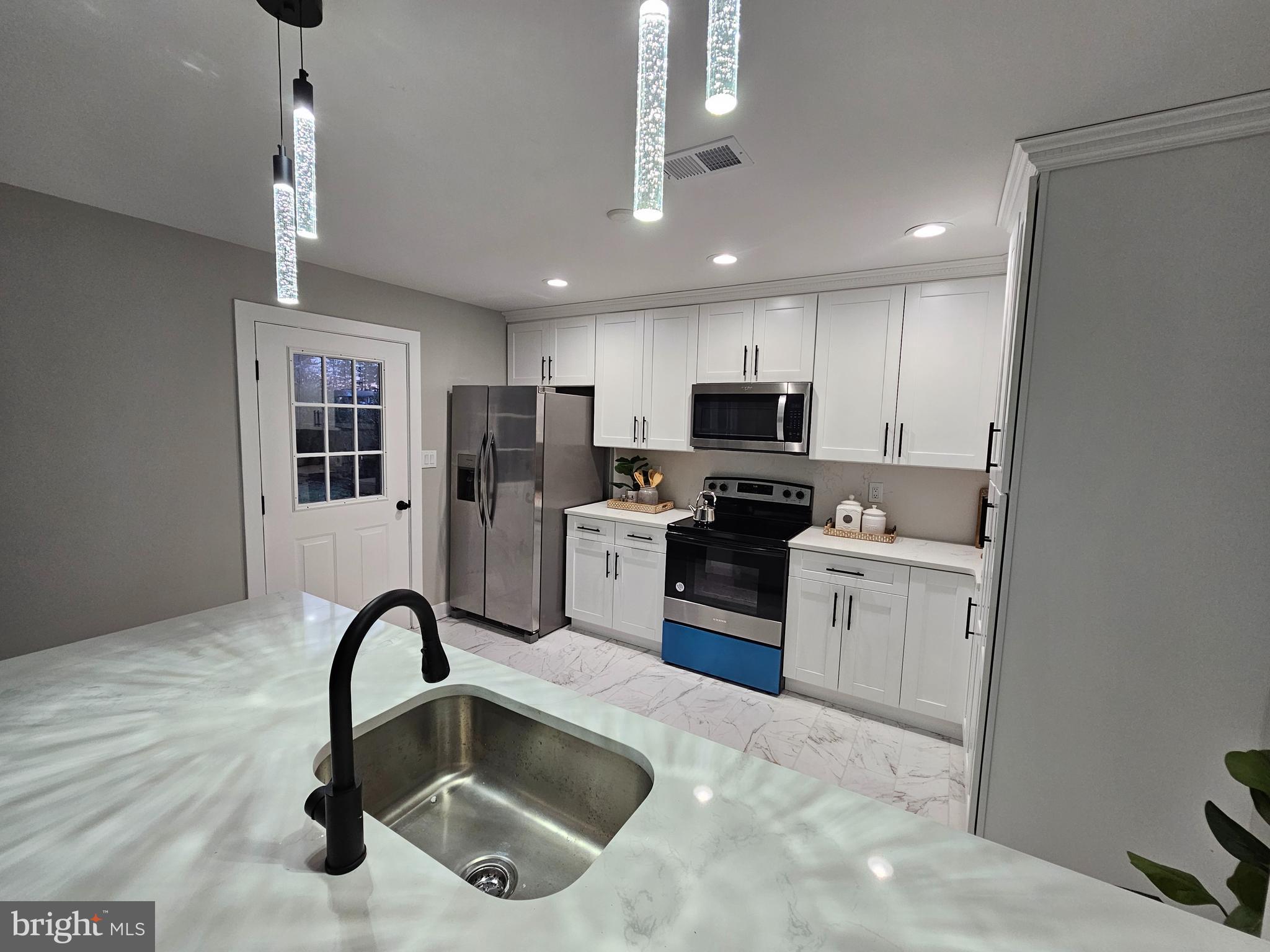 GIBSON MANOR - Residential