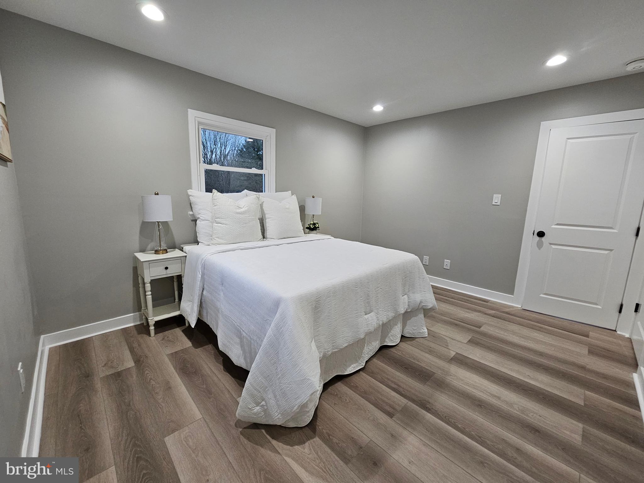 GIBSON MANOR - Residential