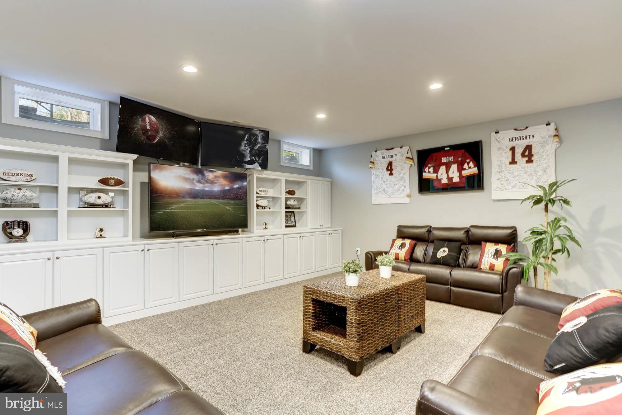 DEEP CREEK VILLAGE - Residential