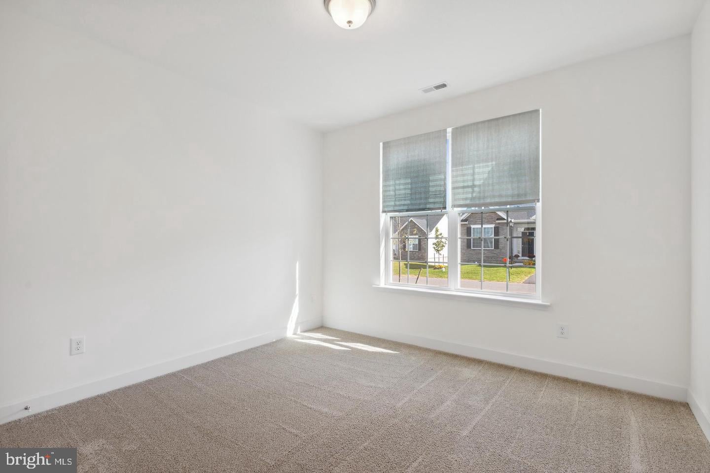 66 KINGFISHER COURT A28