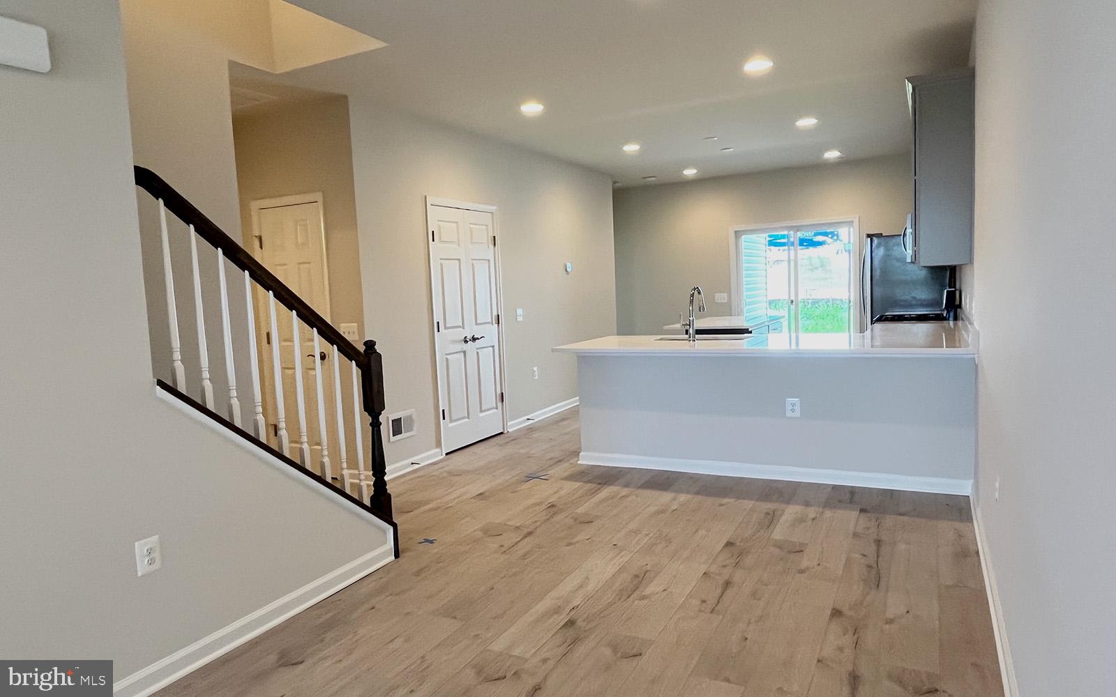 123 CASTAWAY PLACE