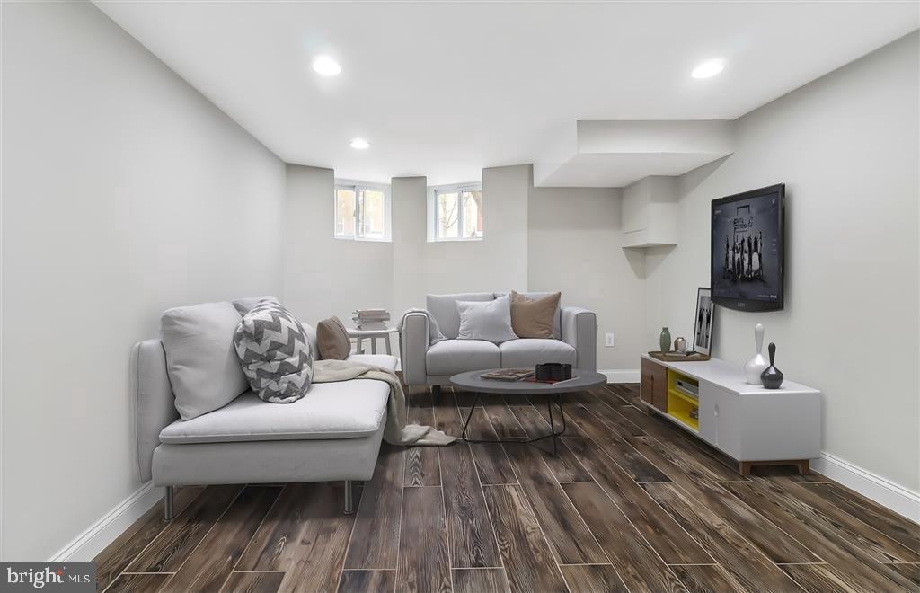 HAMPDEN HISTORIC DISTRICT - Residential