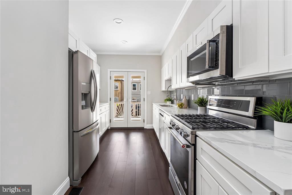 HAMPDEN HISTORIC DISTRICT - Residential