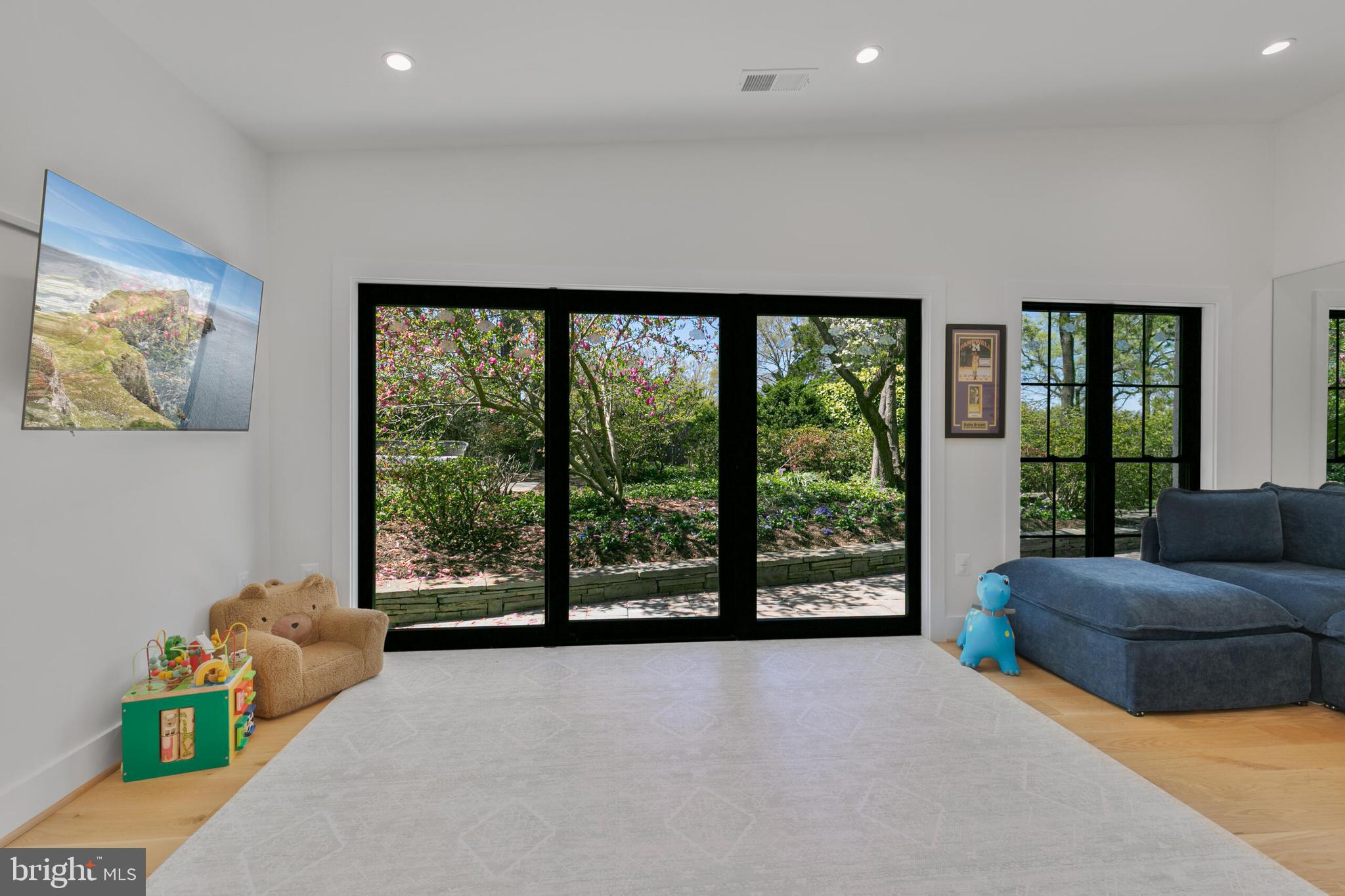 EVERMAY - Residential