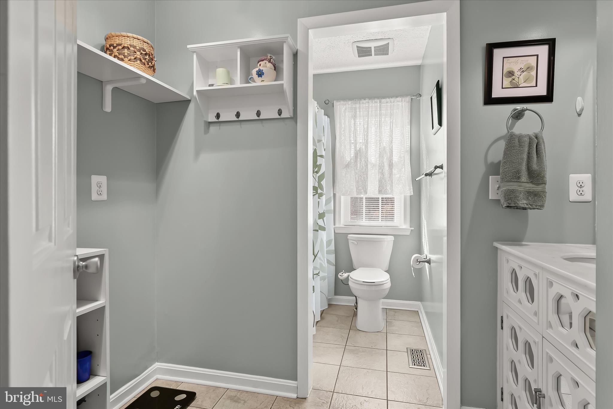 PHILADELPHIA STATION - Residential