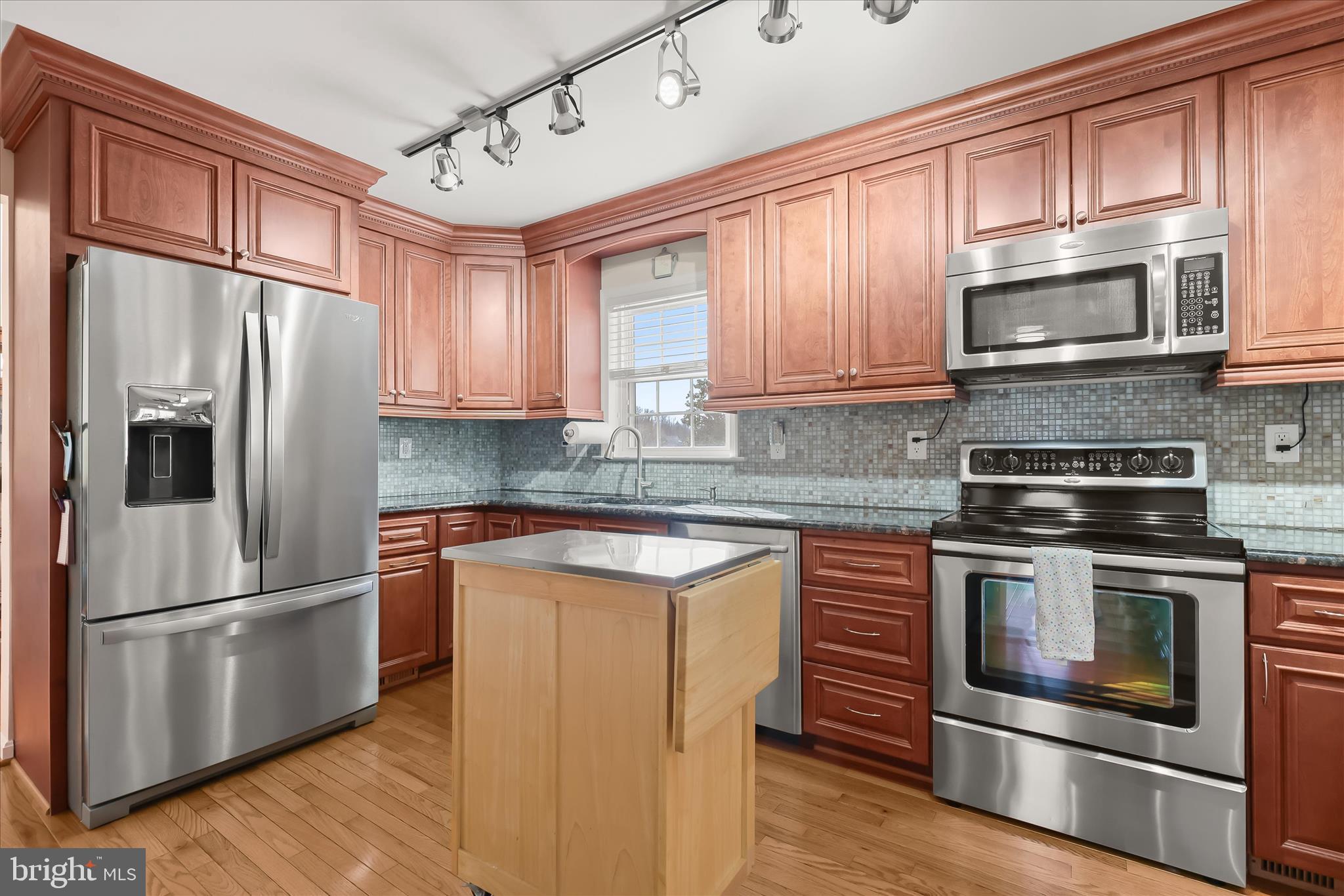 PHILADELPHIA STATION - Residential