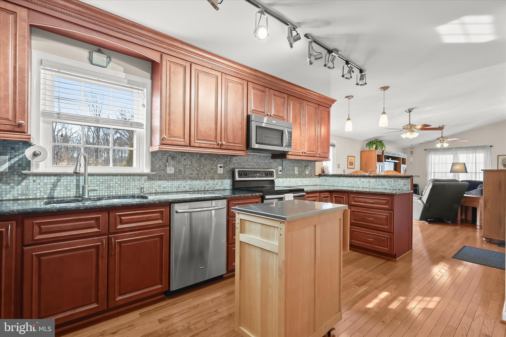 PHILADELPHIA STATION - Residential