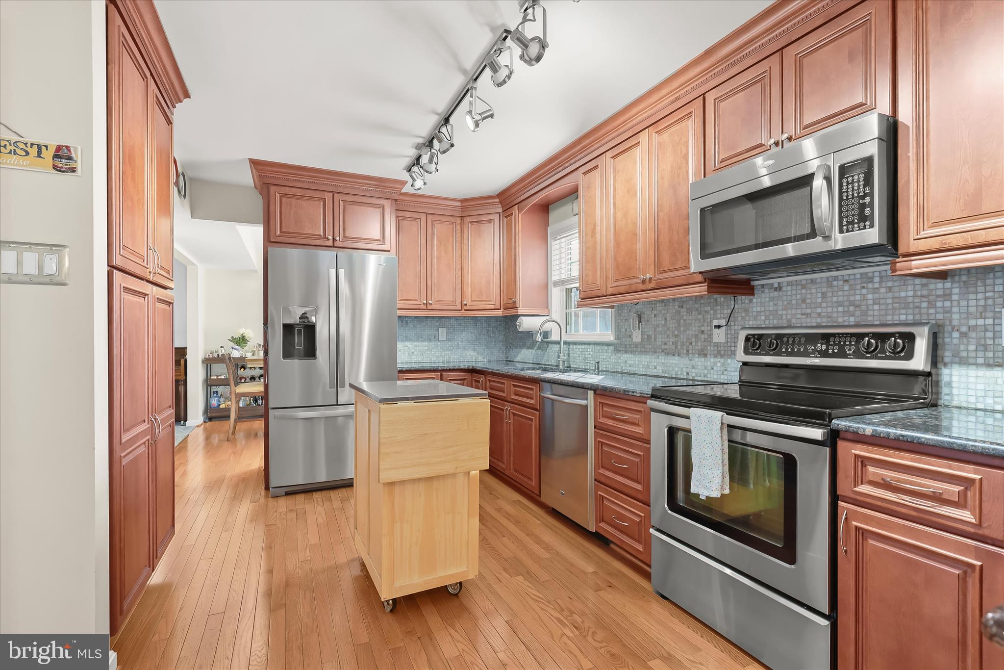 PHILADELPHIA STATION - Residential