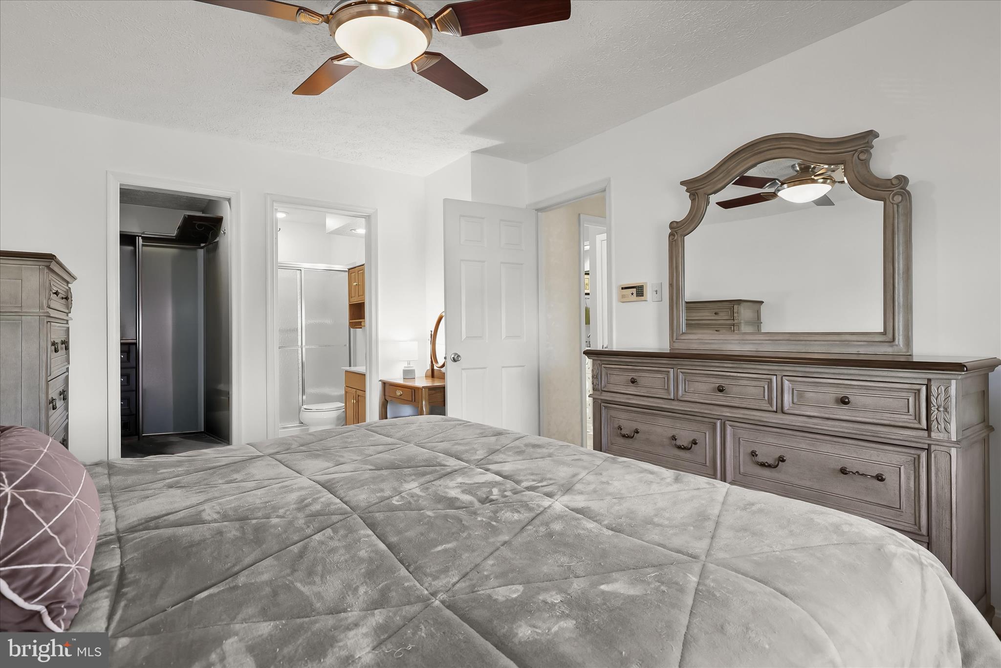 PHILADELPHIA STATION - Residential