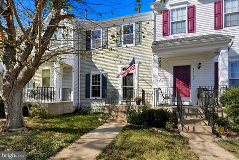 15697 VIEWPOINT CIRCLE DUMFRIES VA 22025