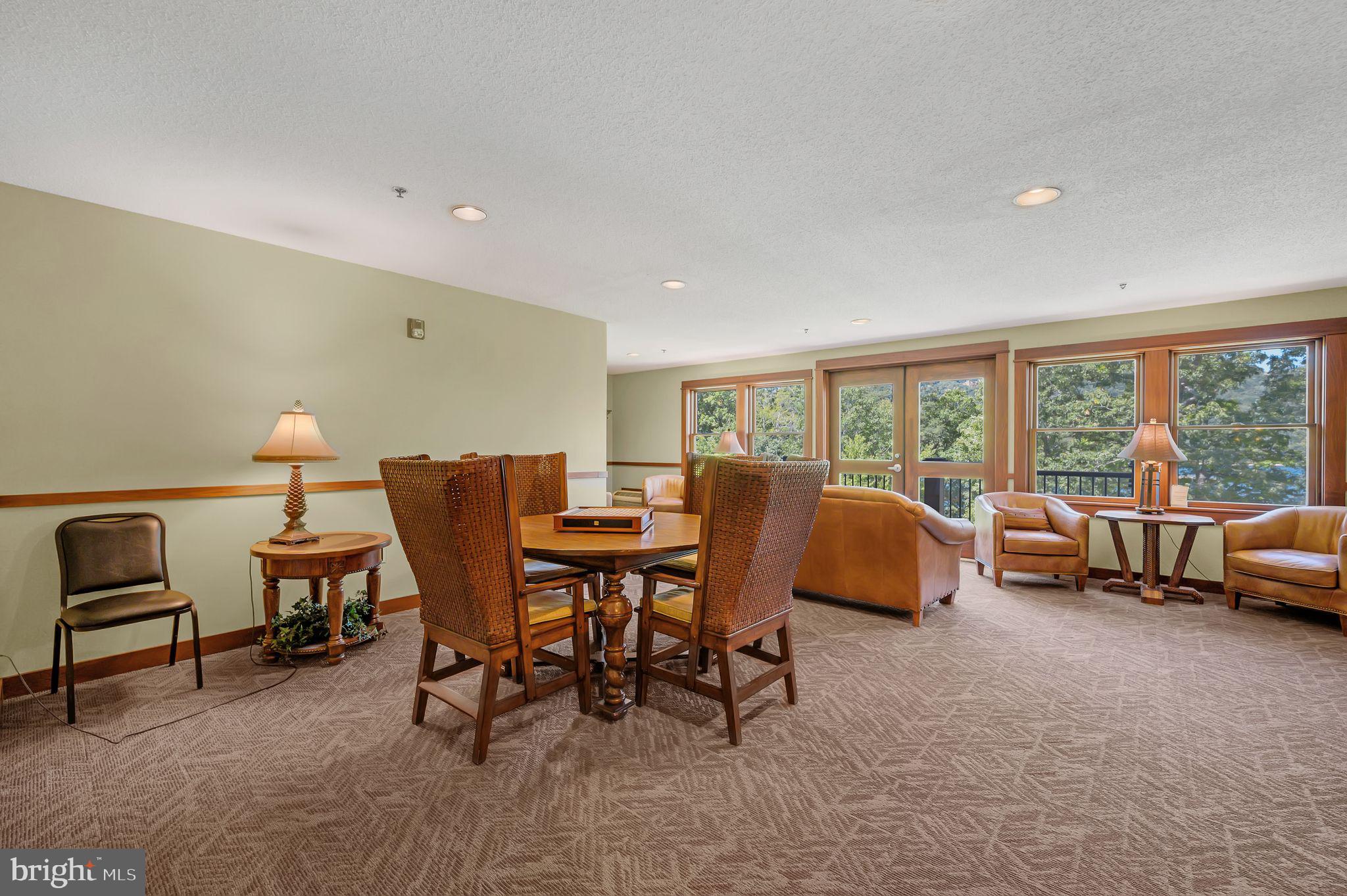 SILVER TREE SUITES - Residential