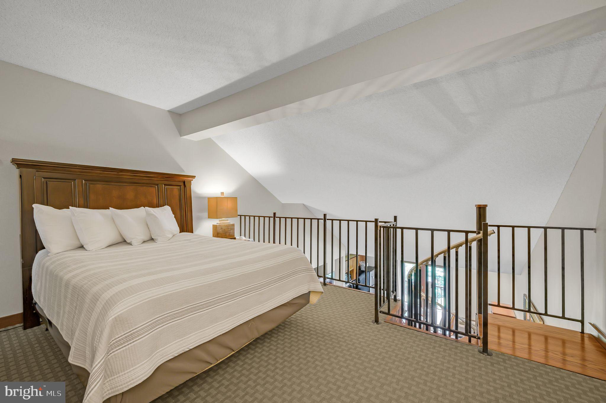 SILVER TREE SUITES - Residential