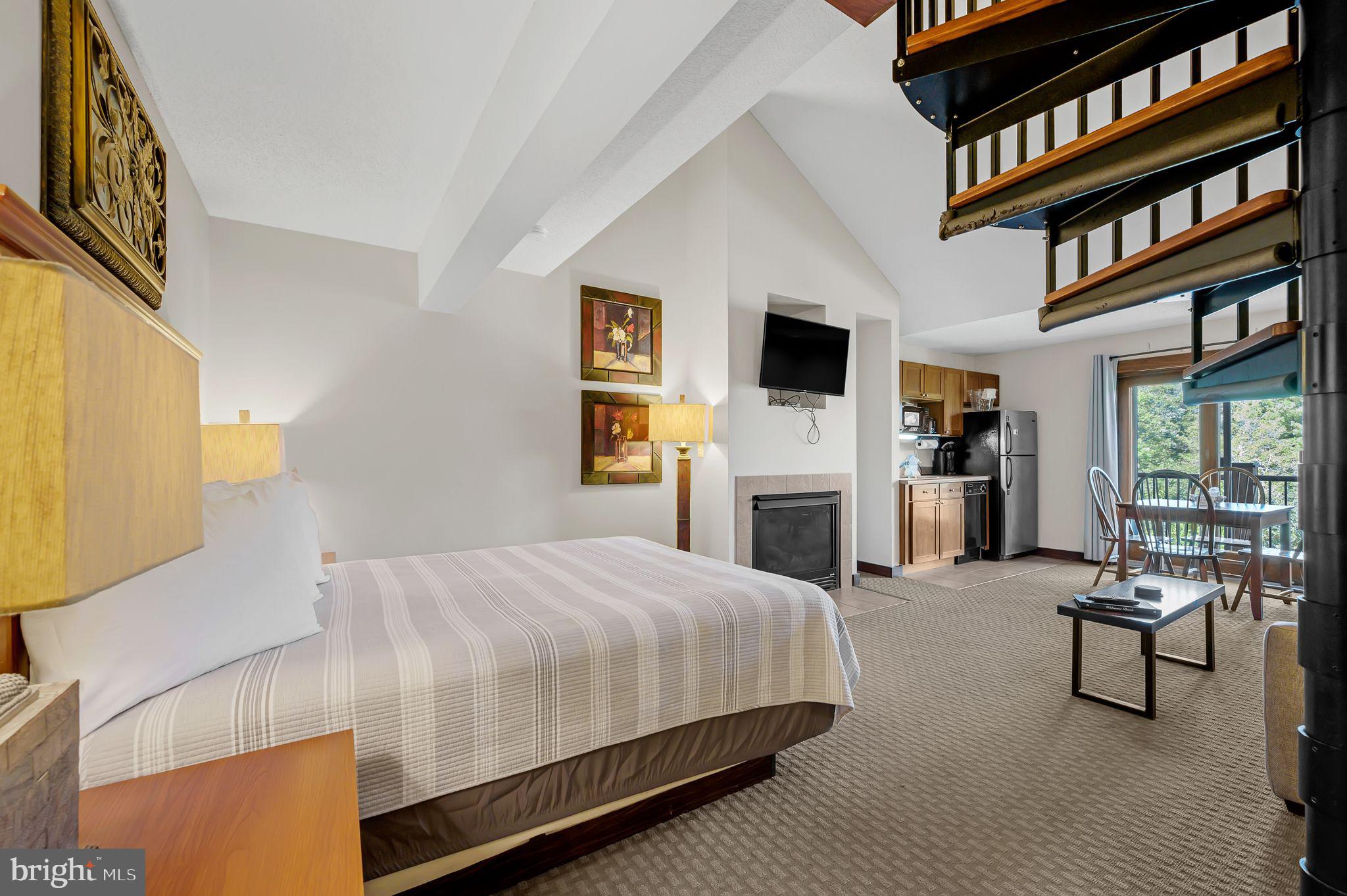 SILVER TREE SUITES - Residential