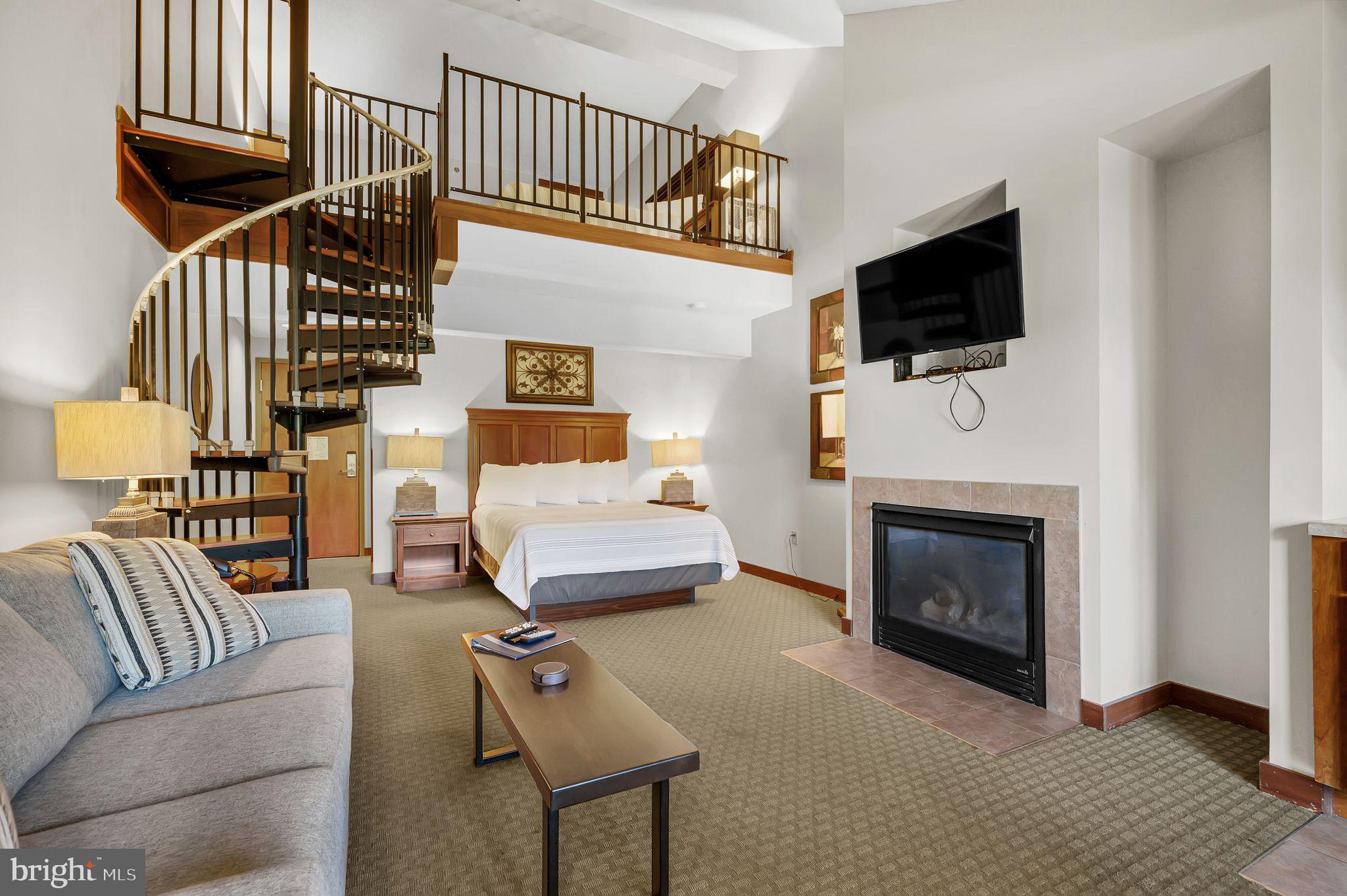 SILVER TREE SUITES - Residential