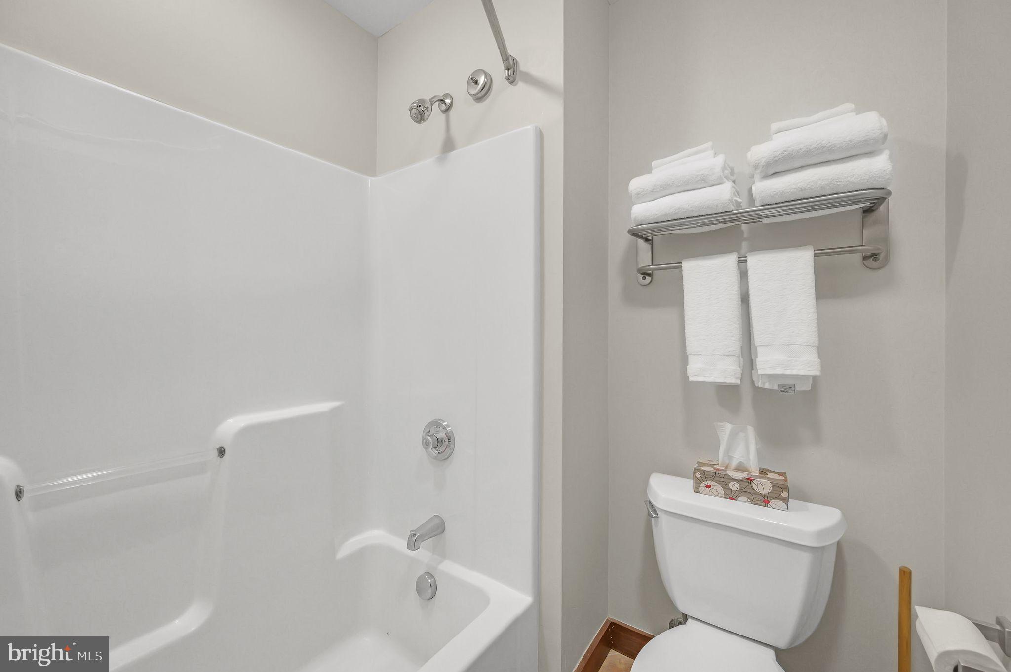 SILVER TREE SUITES - Residential