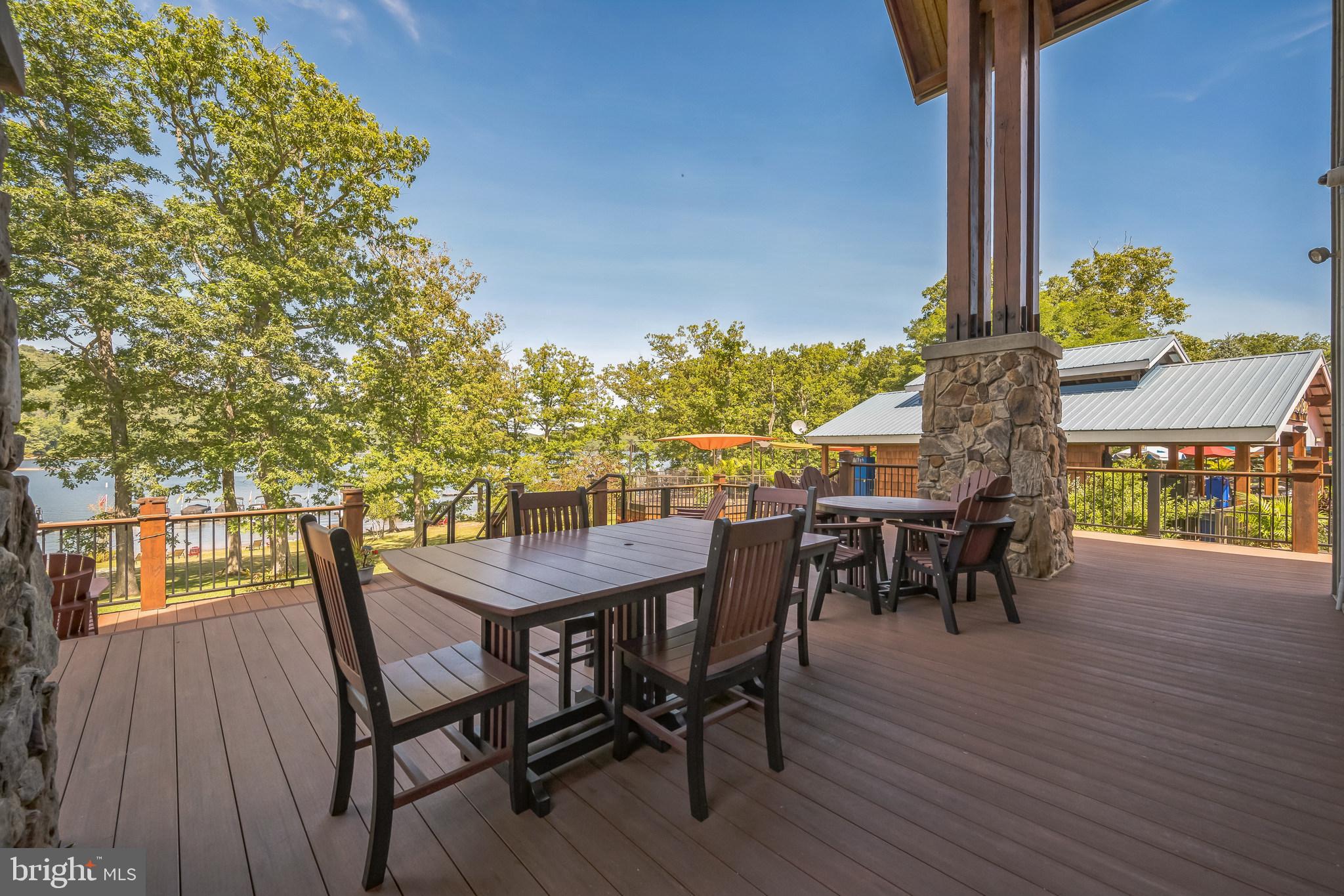 SILVER TREE SUITES - Residential