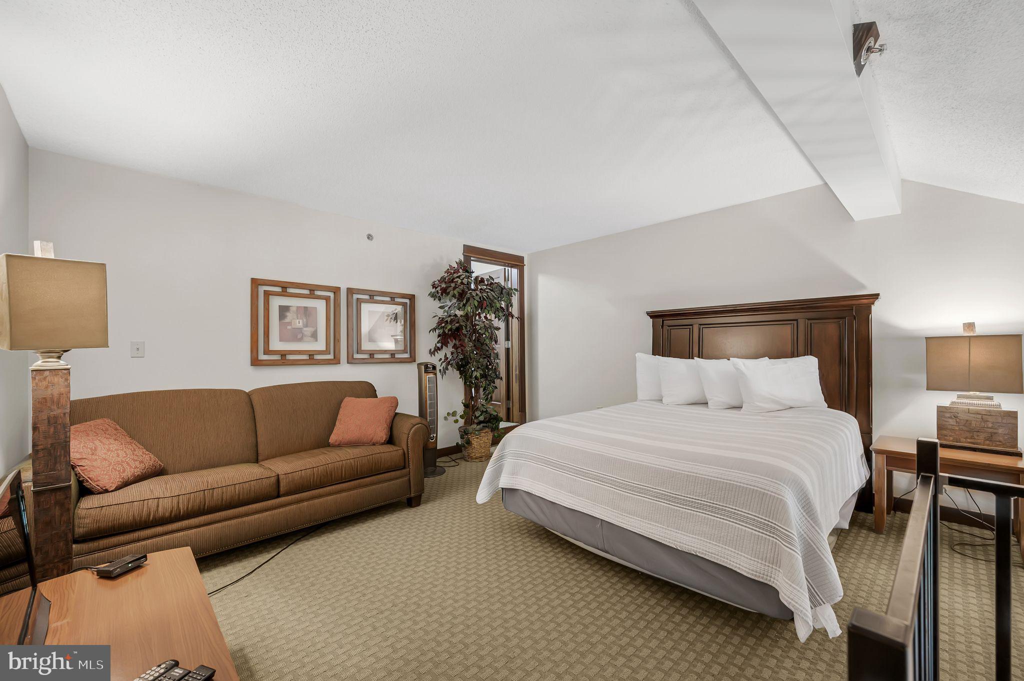 SILVER TREE SUITES - Residential