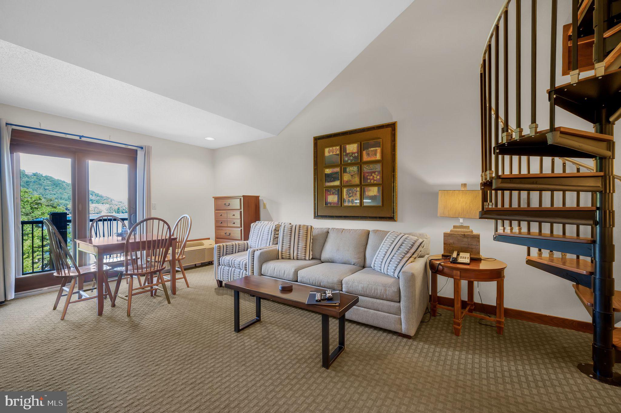 SILVER TREE SUITES - Residential