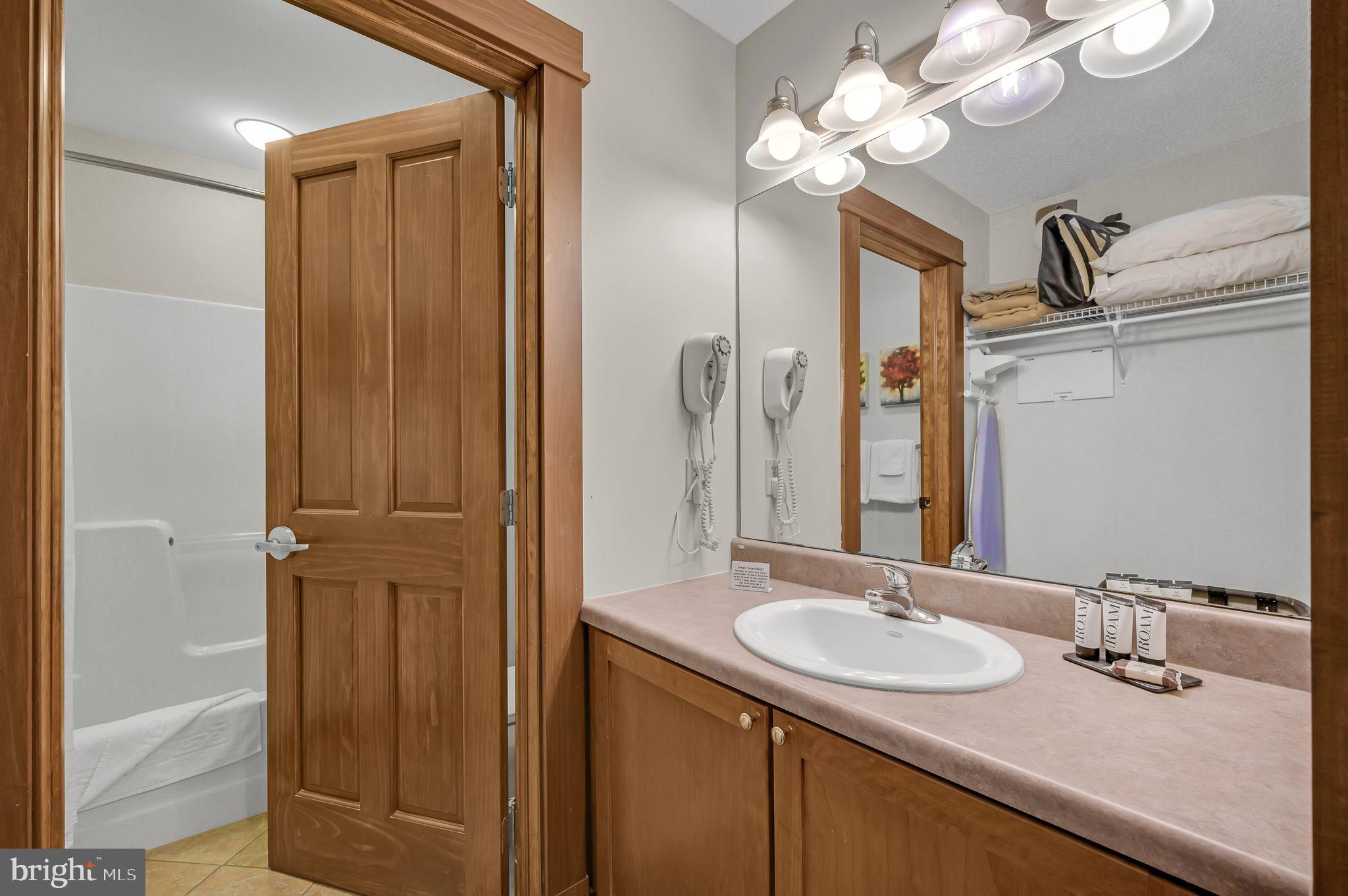 SILVER TREE SUITES - Residential