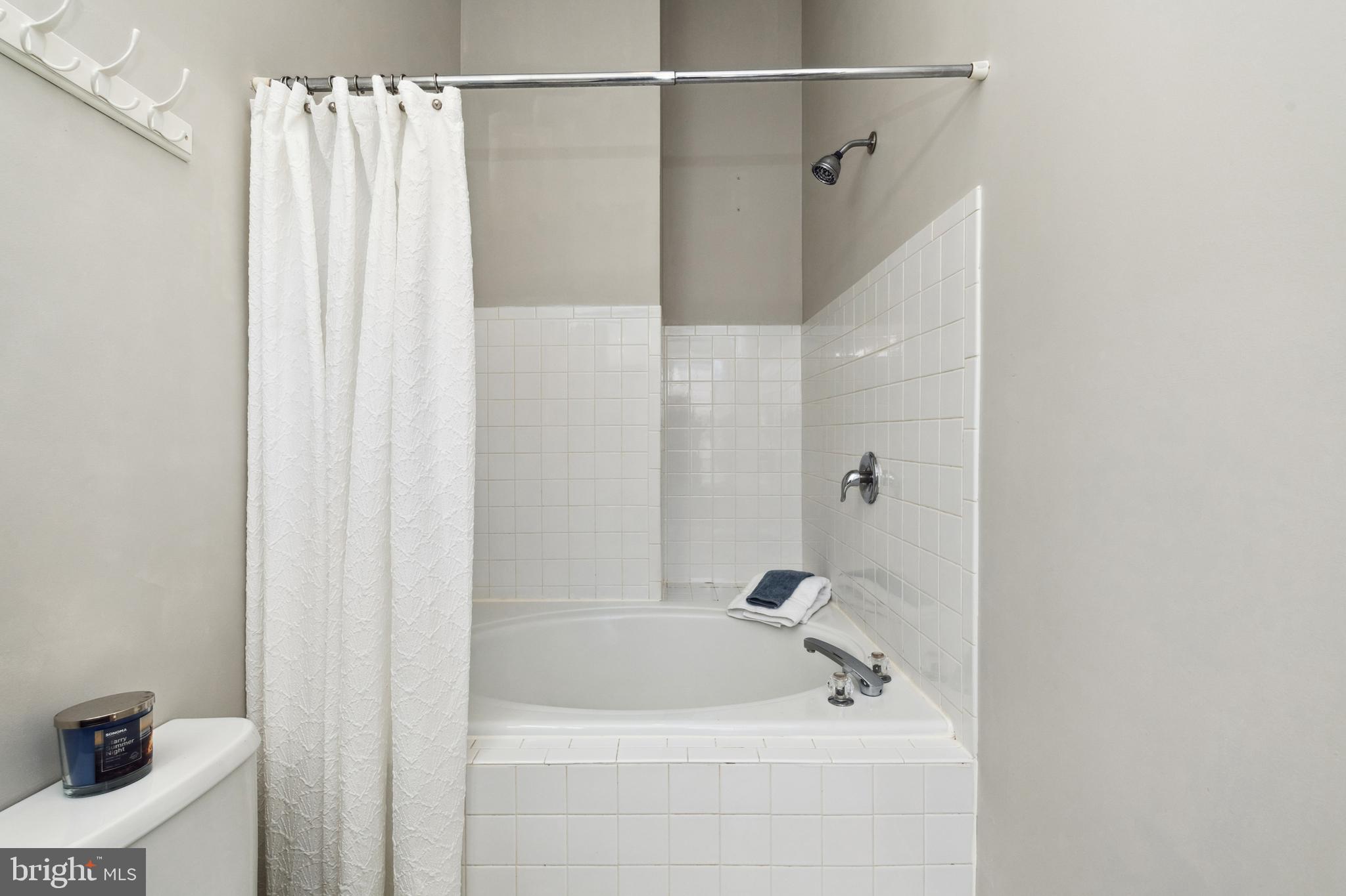 FOX CHASE - Residential