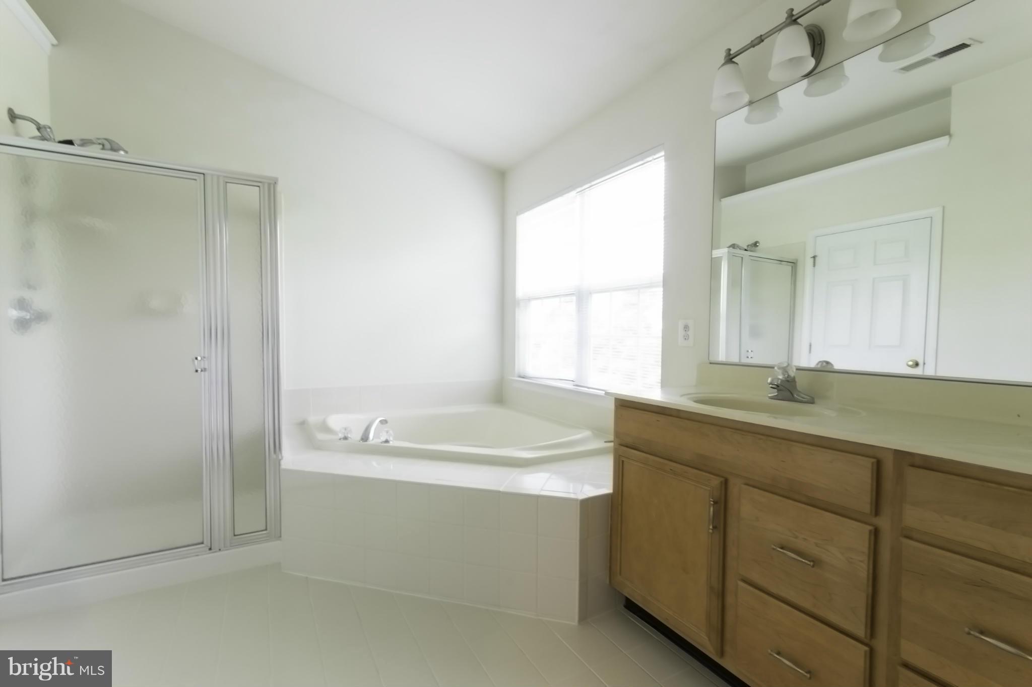 BELMONT LAND BAY - Residential Lease