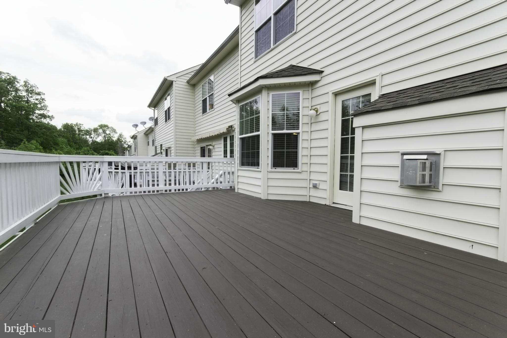 BELMONT LAND BAY - Residential Lease