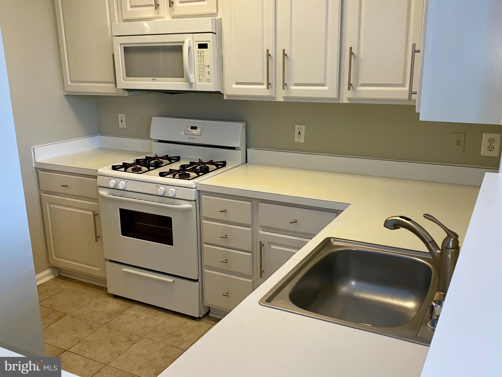 FOX MILL STATION - Residential Lease