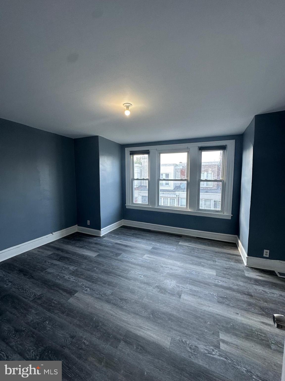 ELMWOOD PARK - Residential