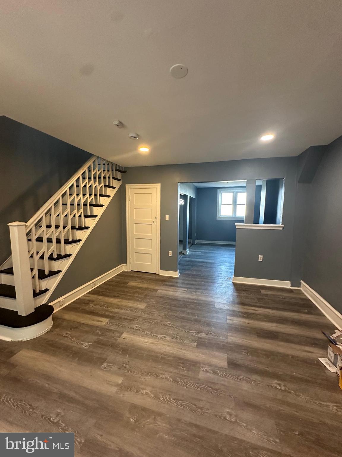 ELMWOOD PARK - Residential