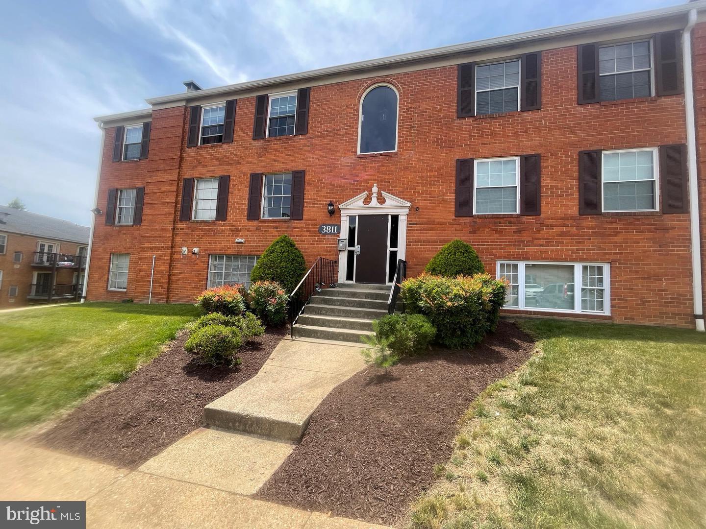 3811 SWANN ROAD 202