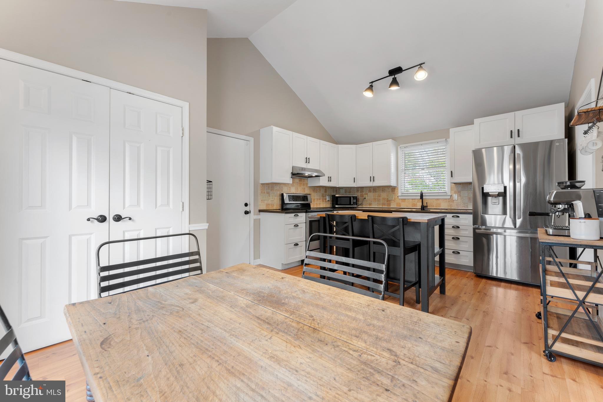 HIGH POINT - Residential