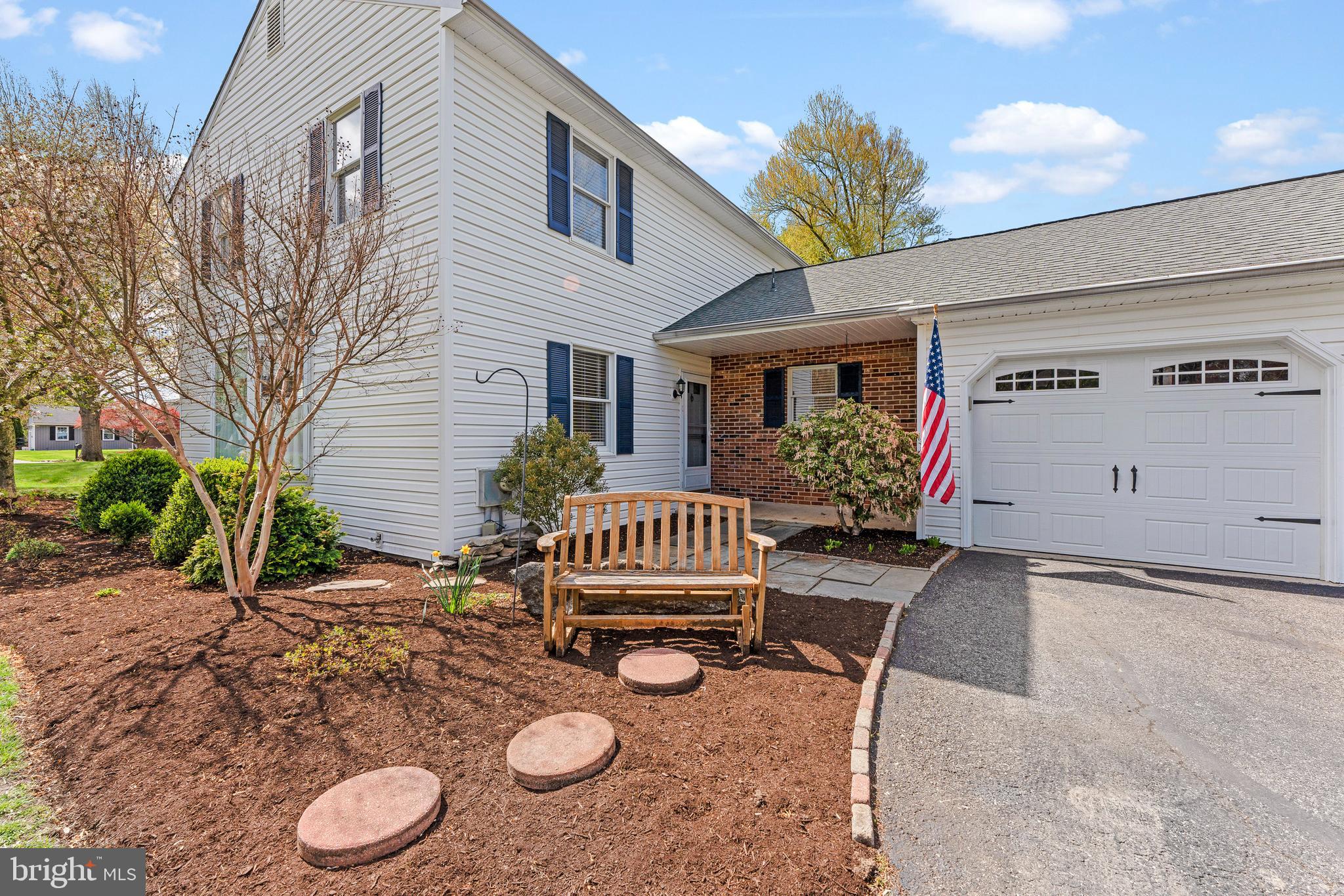 919 THORNE DRIVE