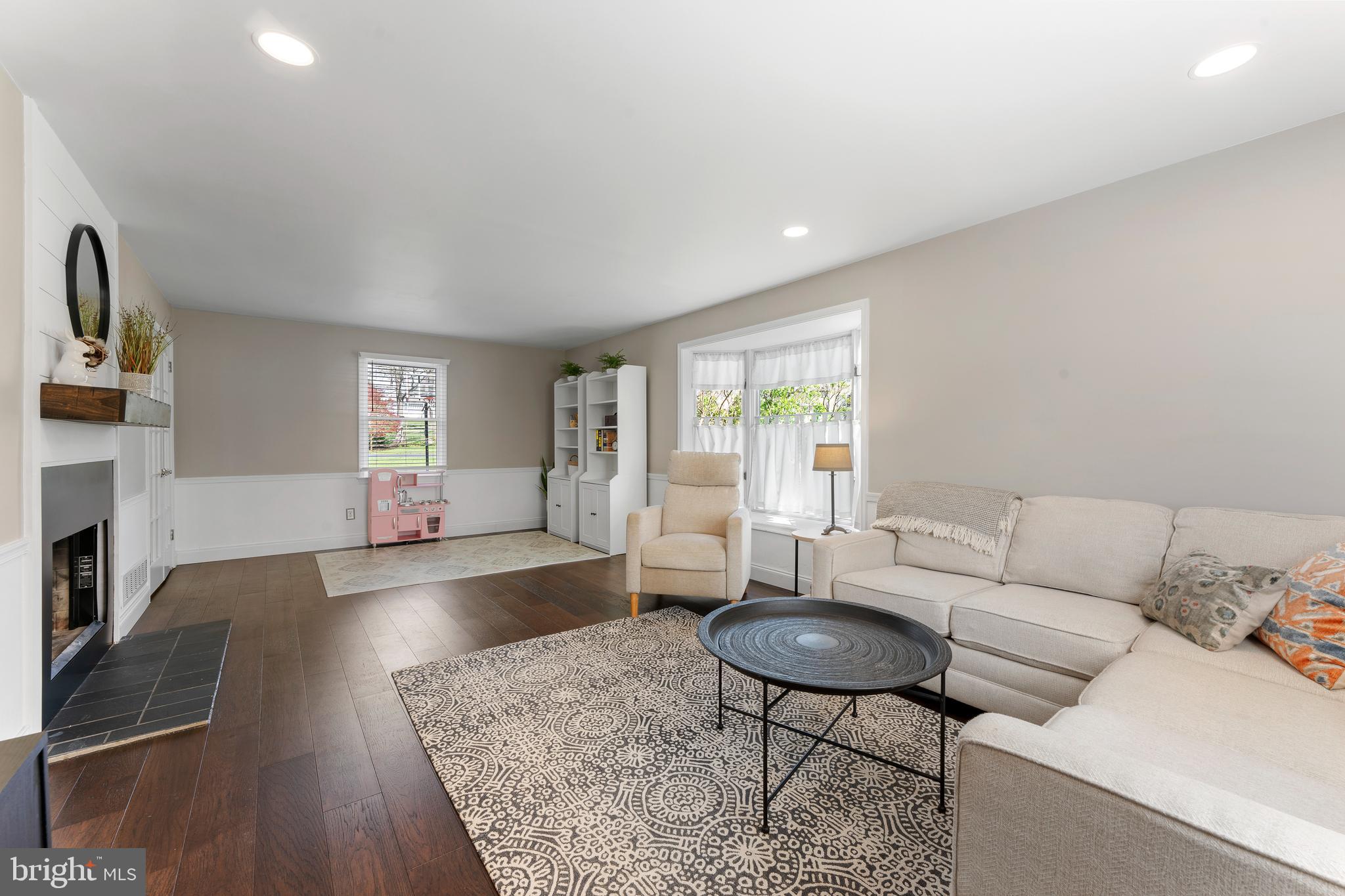 919 THORNE DRIVE