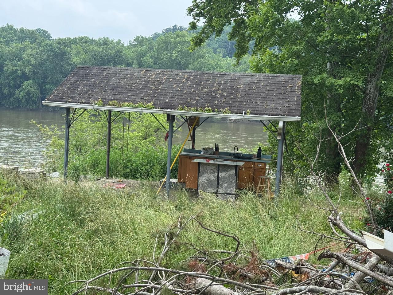 SPORTSMANS PARADISE - Residential