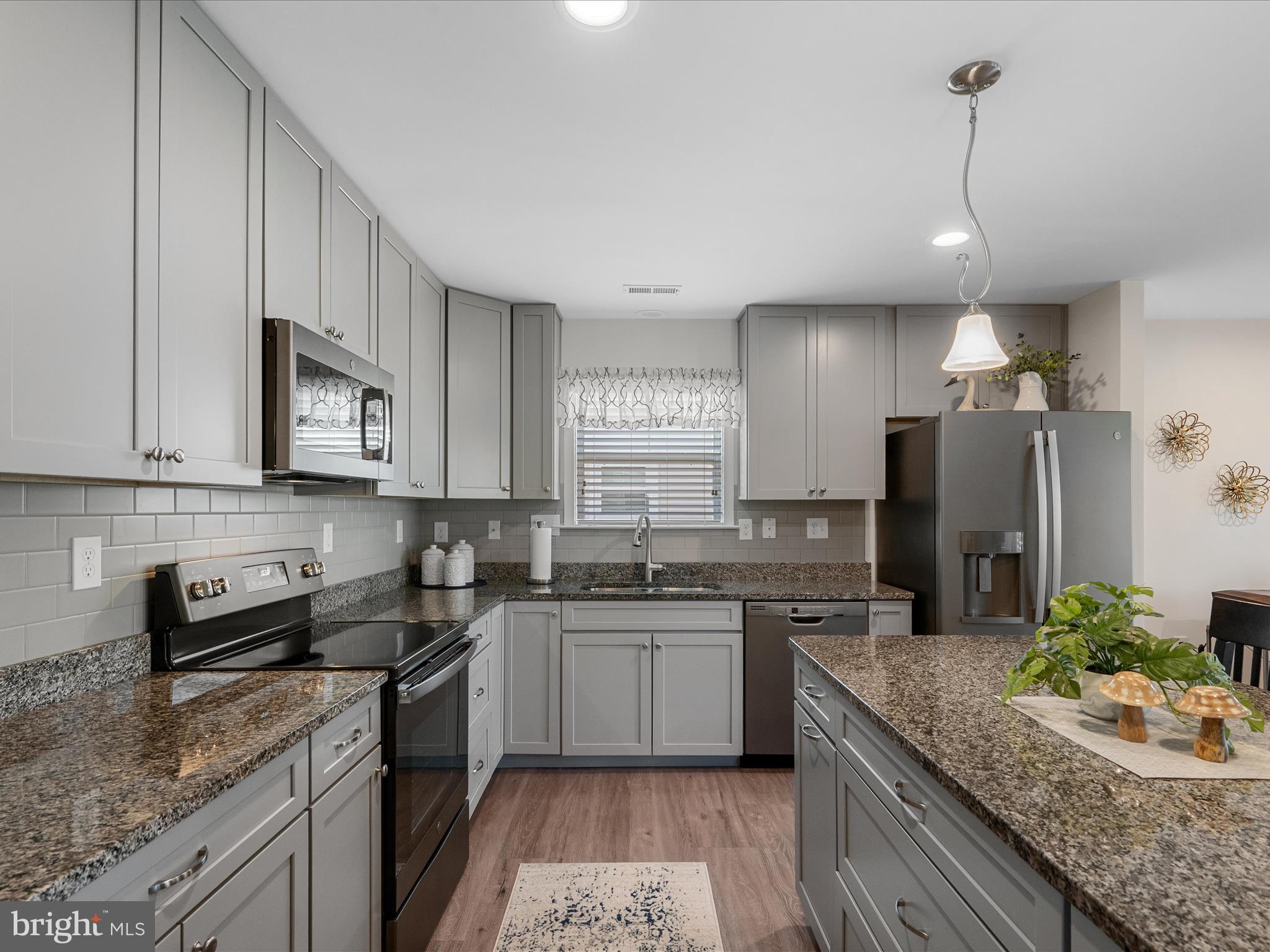 CARDINAL POINTE - Residential