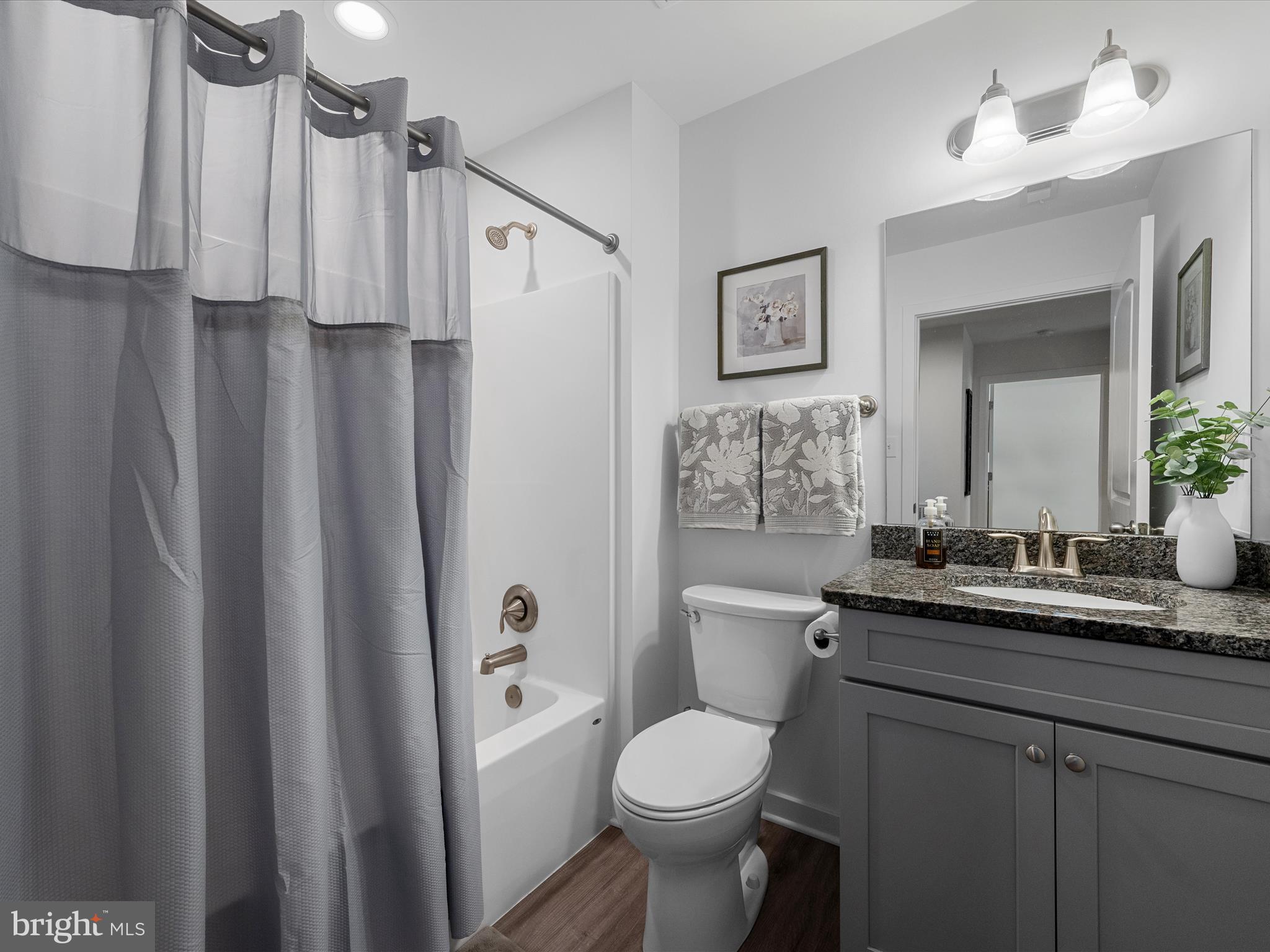 CARDINAL POINTE - Residential