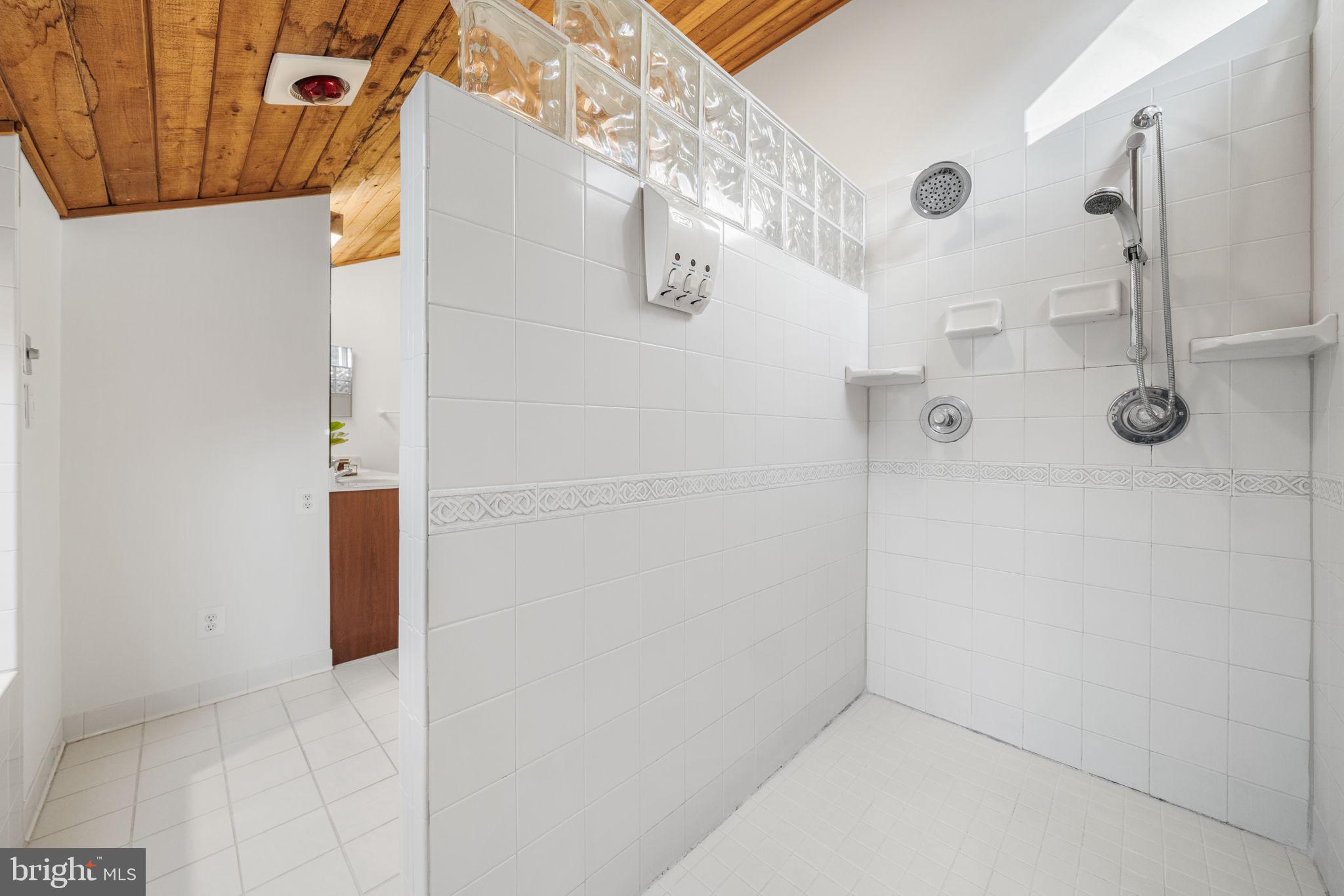 STUART MILL ESTATES - Residential