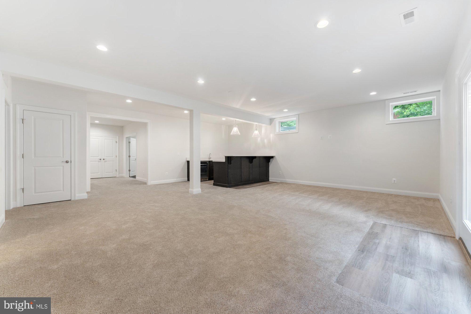 VIENNA HILLS - Residential