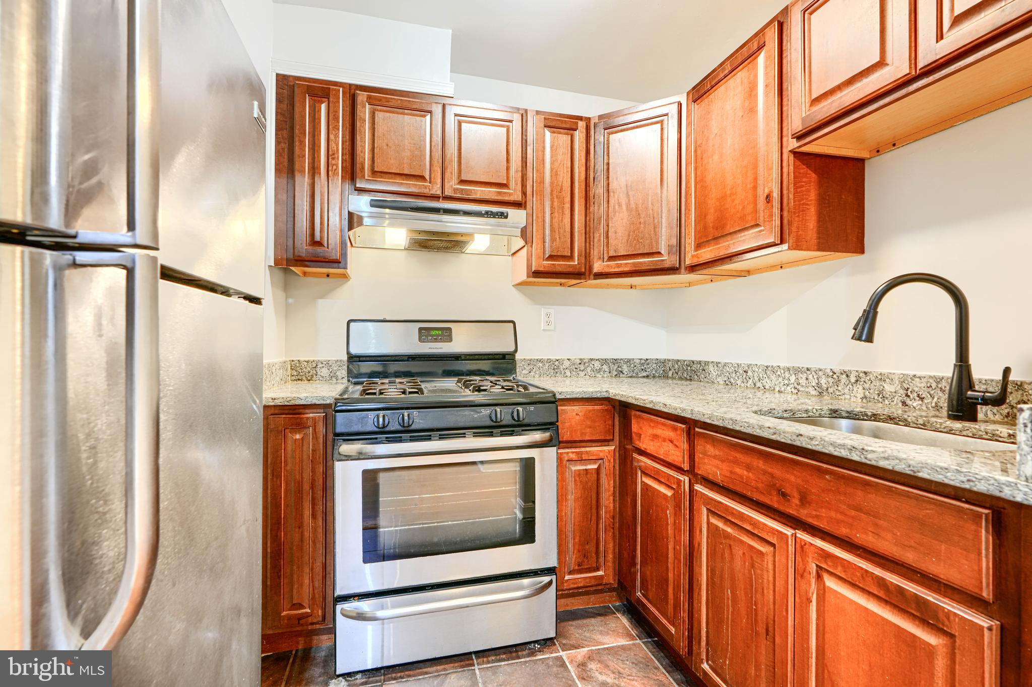 HIGHPOINTE CONDOMINIUM - Residential Lease