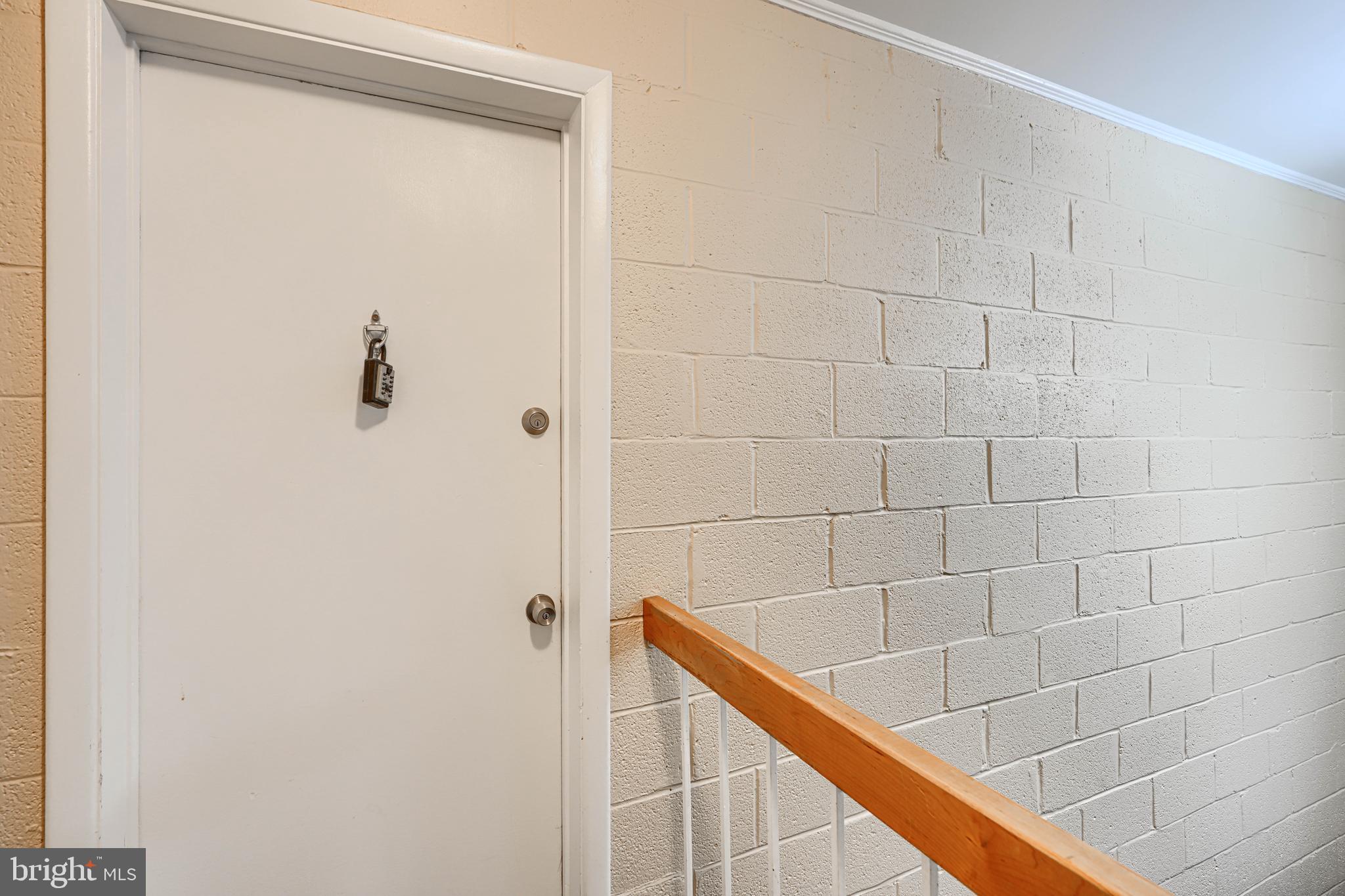 HIGHPOINTE CONDOMINIUM - Residential Lease