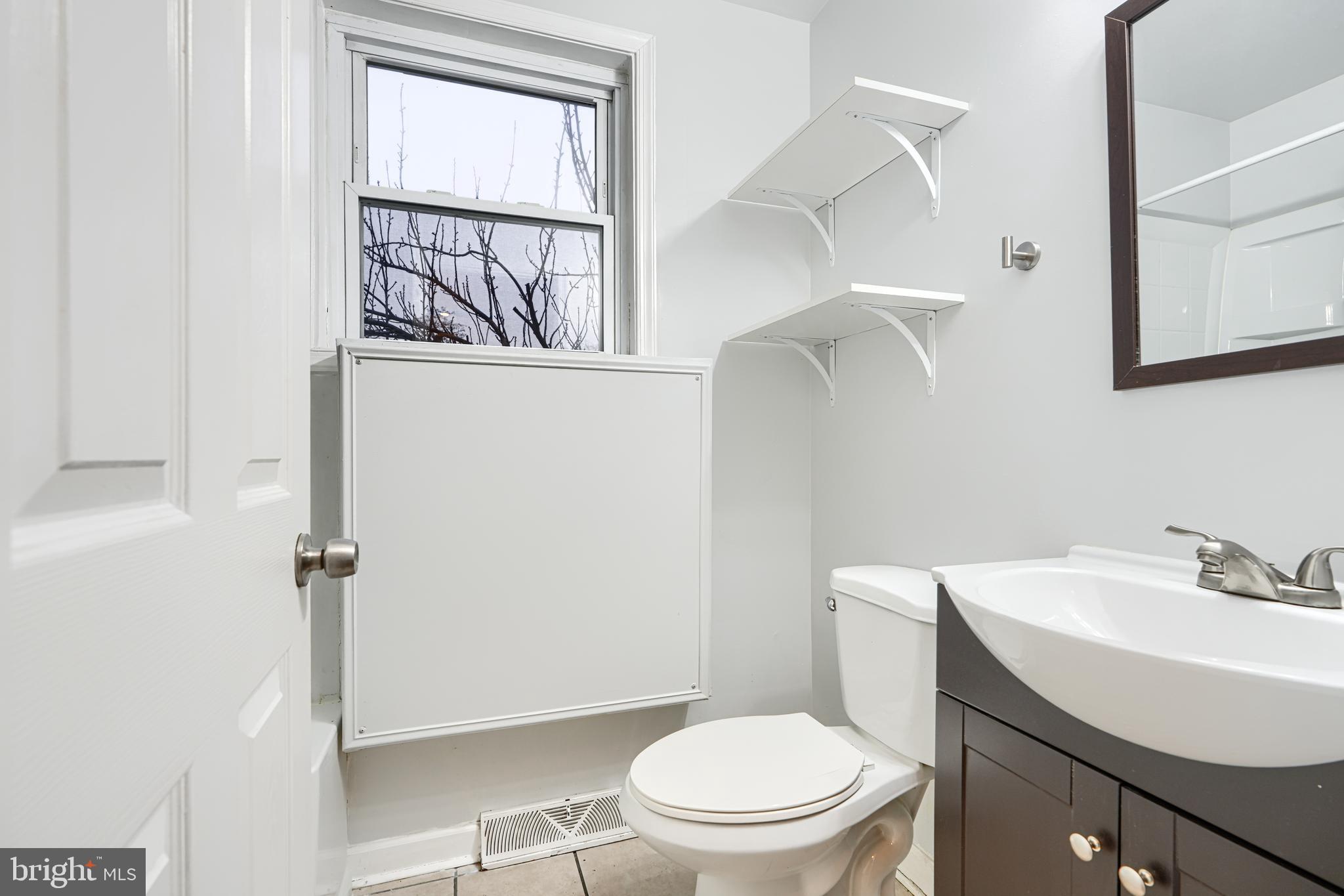 HIGHPOINTE CONDOMINIUM - Residential Lease