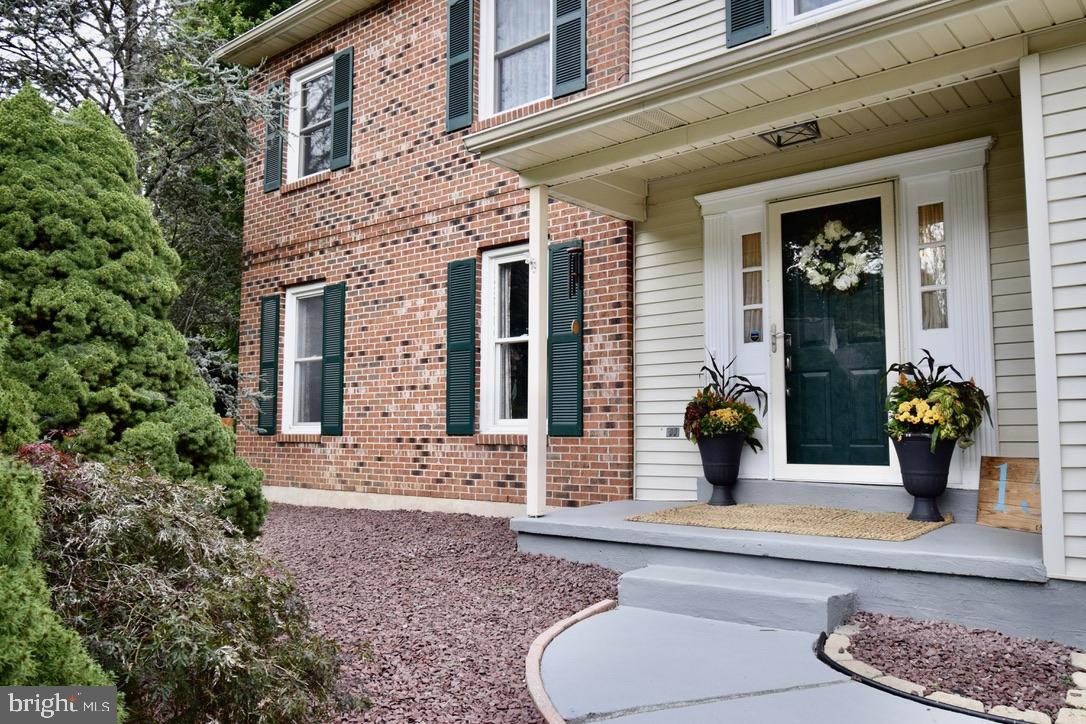 15 BLUE FOX COURT