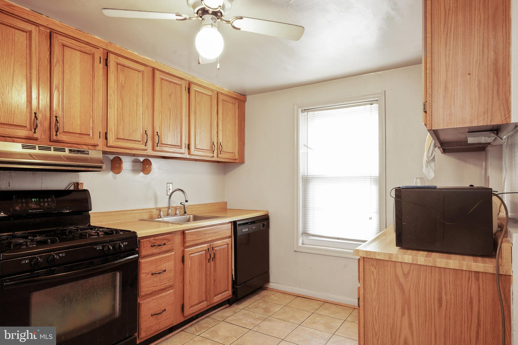 CHARLESTOWNE VILLAGE - Residential