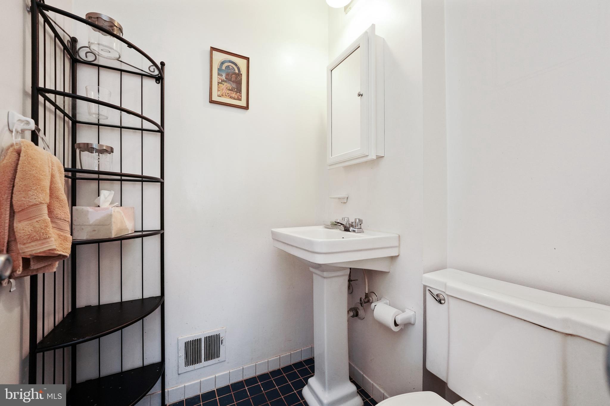 CHARLESTOWNE VILLAGE - Residential