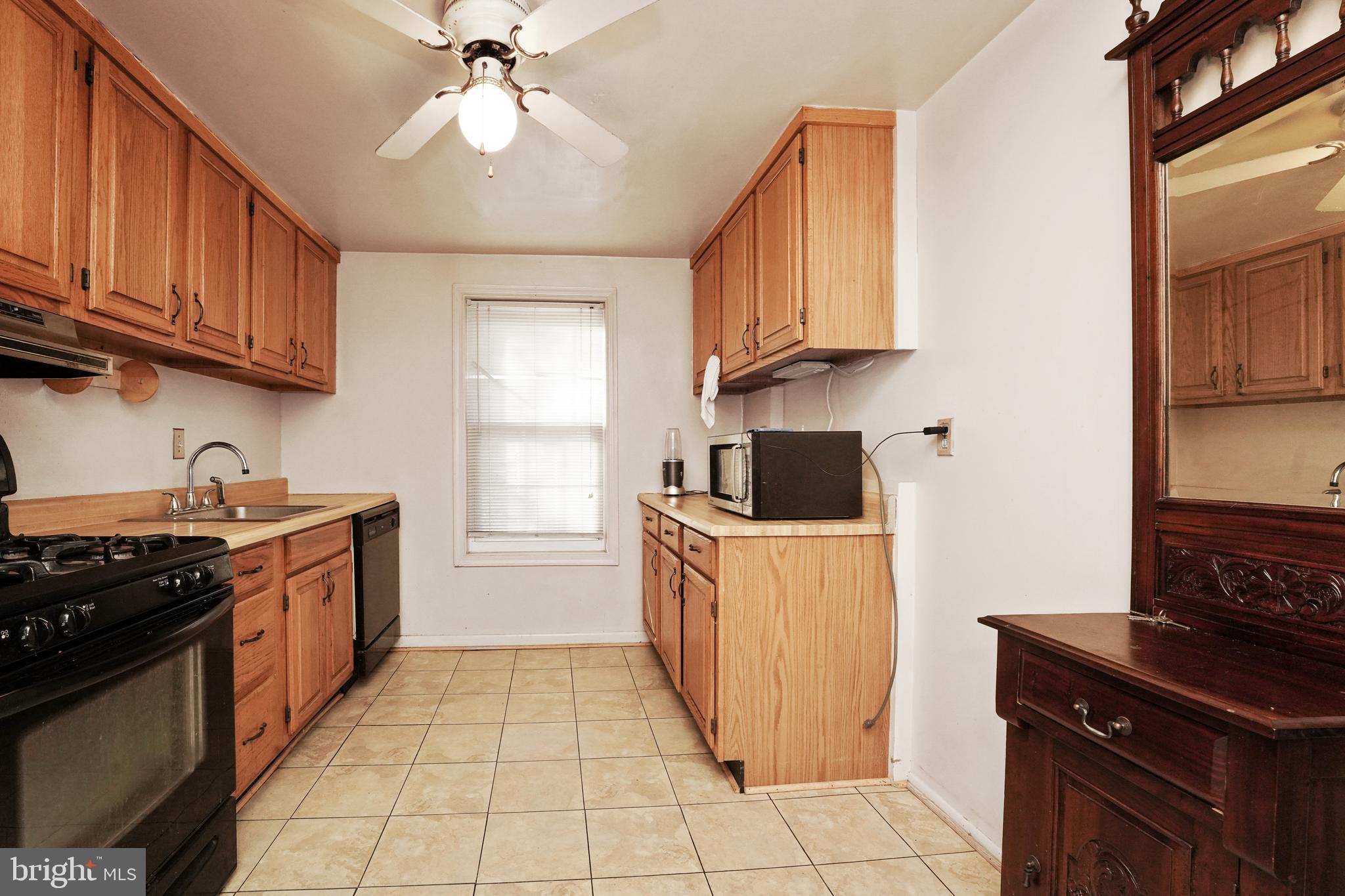 CHARLESTOWNE VILLAGE - Residential