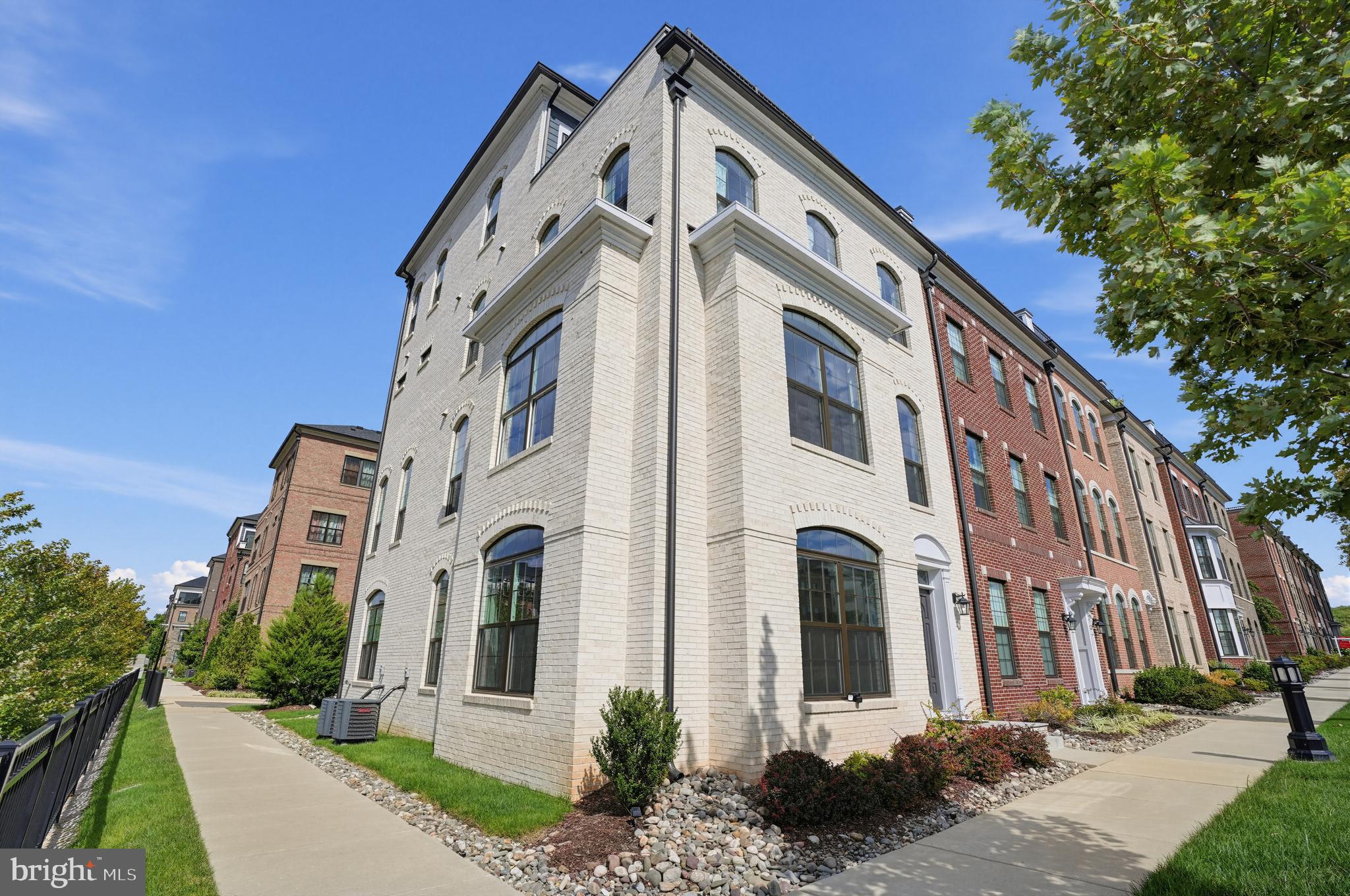 601 LEIGH WAY