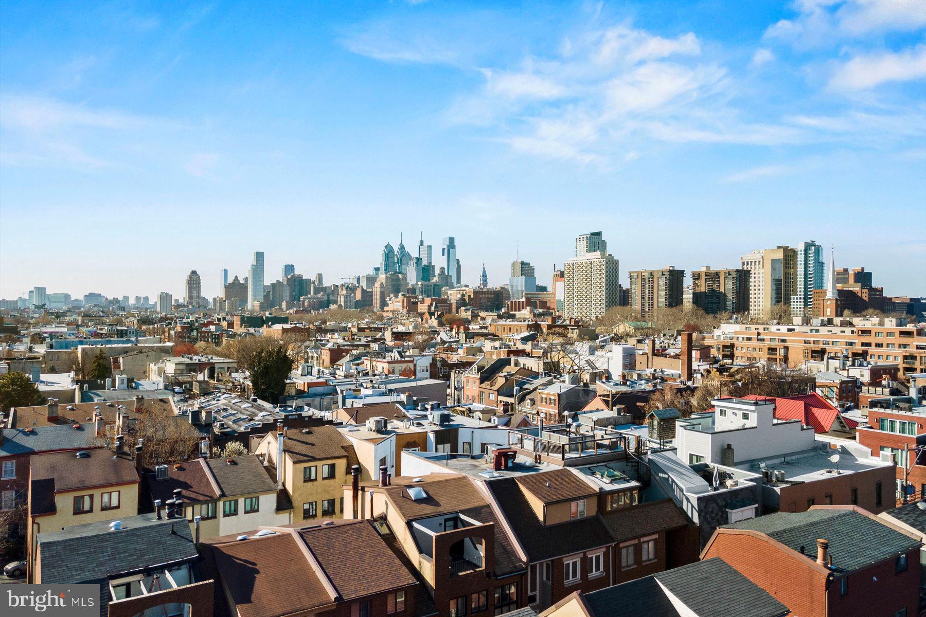 QUEEN VILLAGE - Residential