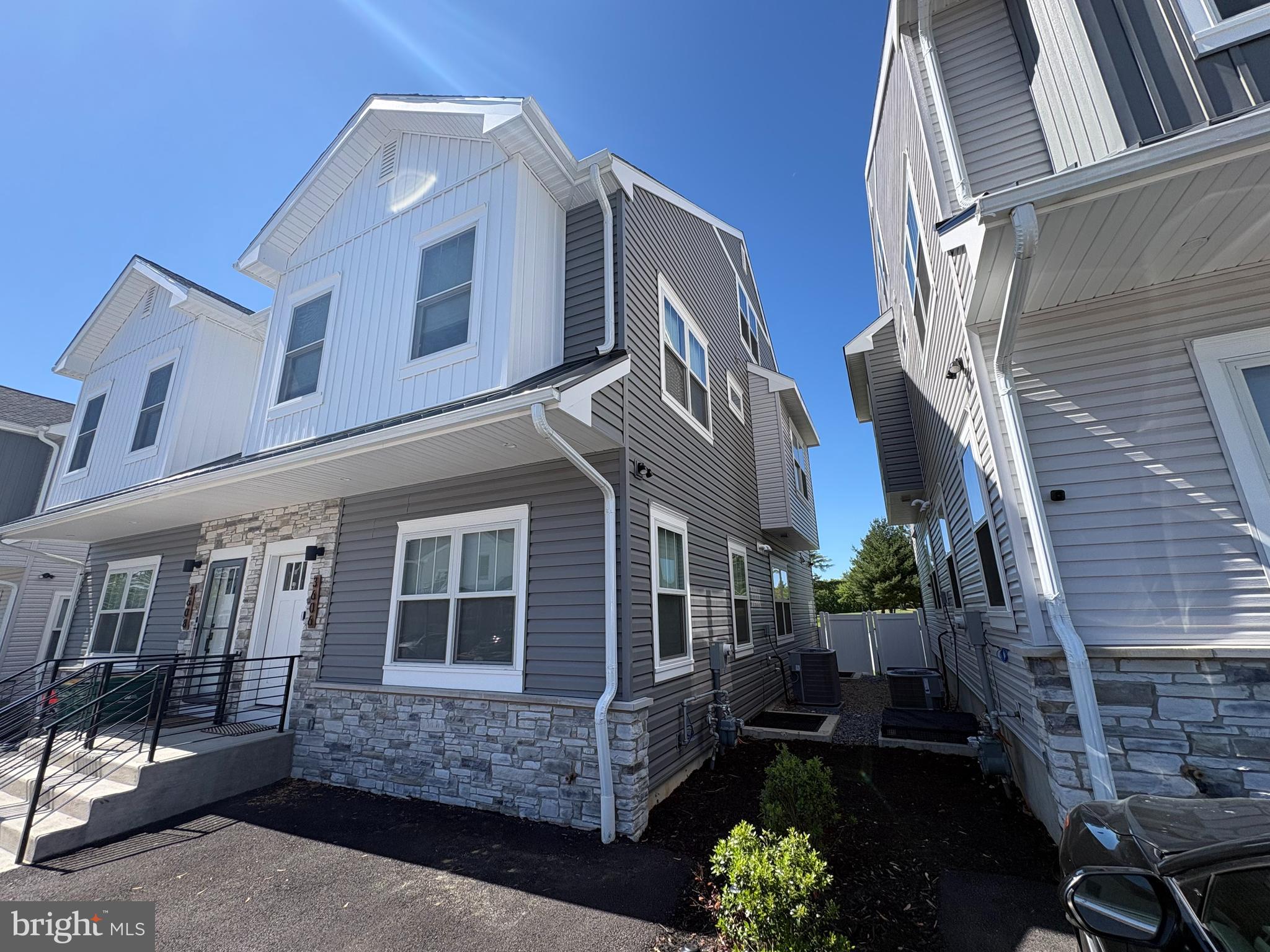 3606 GOLFVIEW LANE