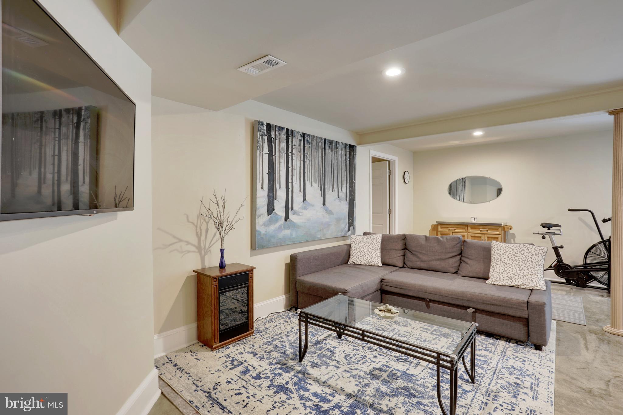 LENNINGS CROSSING - Residential